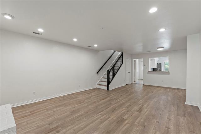Building Photo - 406 S Fannin St