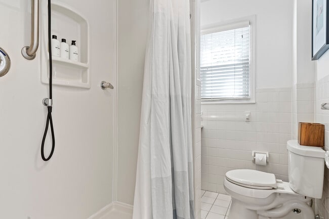 Building Photo - 1619 Riverview Terrace