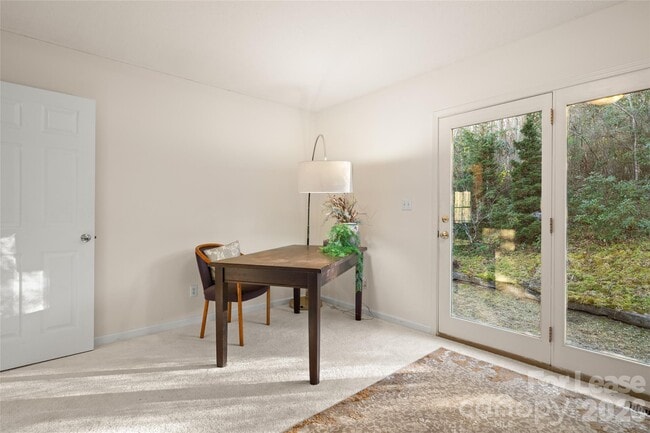 Building Photo - 73 The Old Run Rd