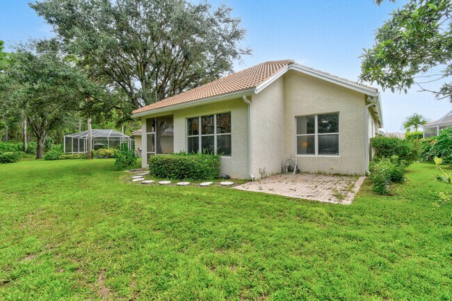 Building Photo - 715 SW St Vincent Cove