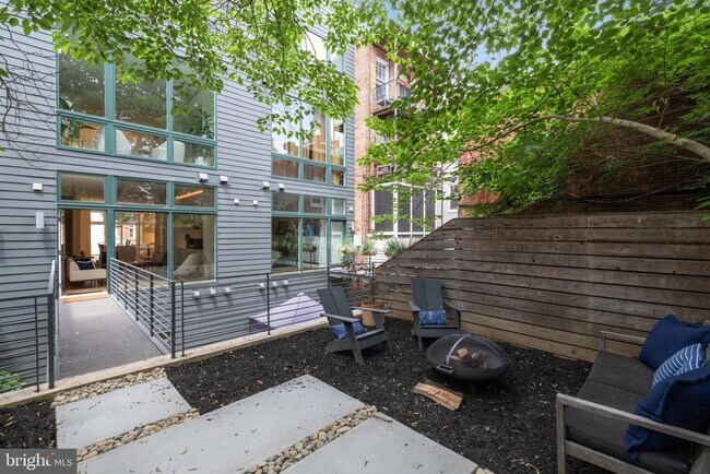 Building Photo - 1539 6th St NW