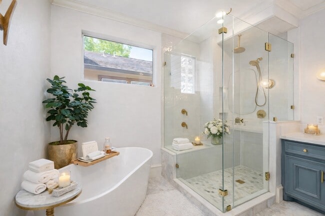 Building Photo - 5545 Cornish St