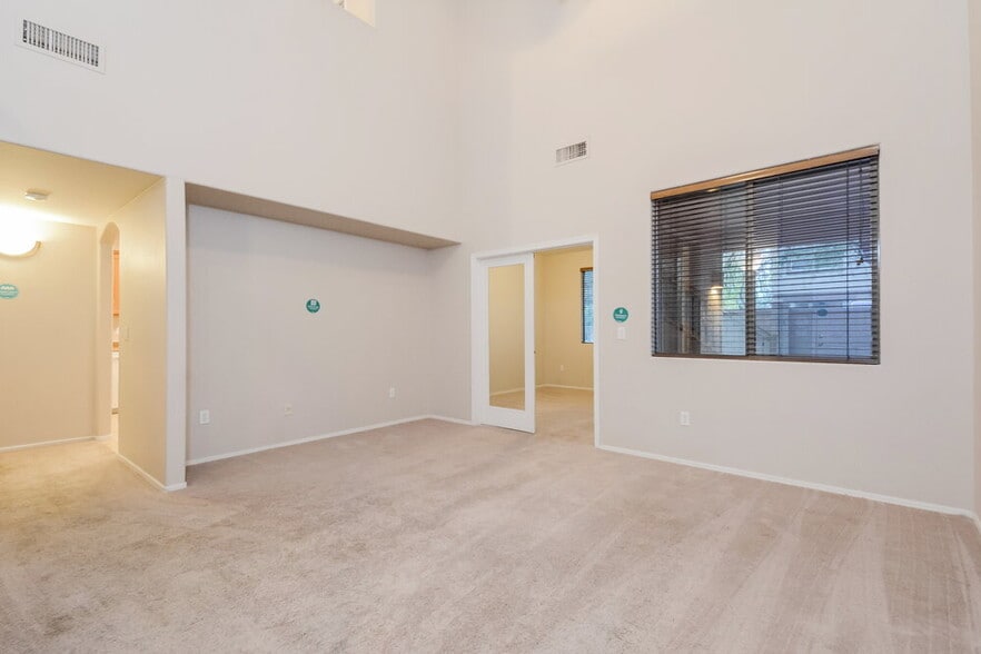 Building Photo - 462 E Calle De Ocaso