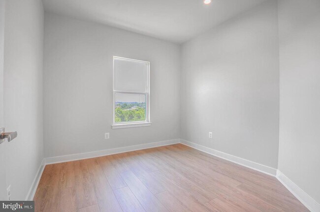 Building Photo - 4399 Peach Lily Ln