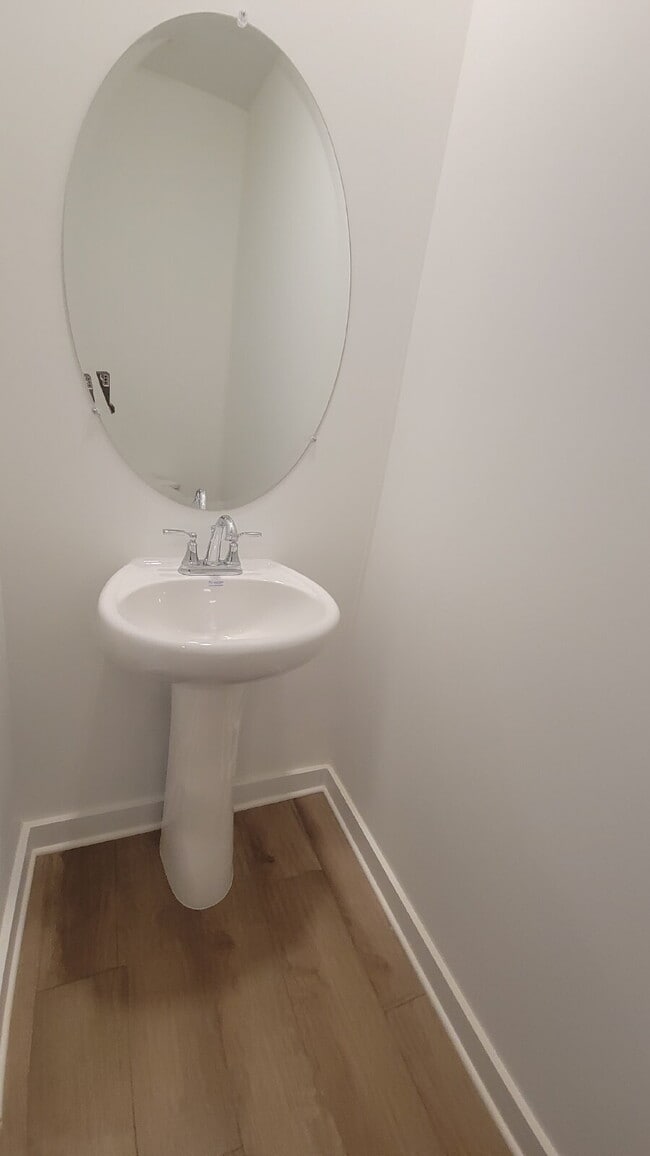 Building Photo - Section 8 Accepted!!! "Chic 3-Bed Oasis with Granite Elegance - 1720 Sq. Ft. in Huntsville!"