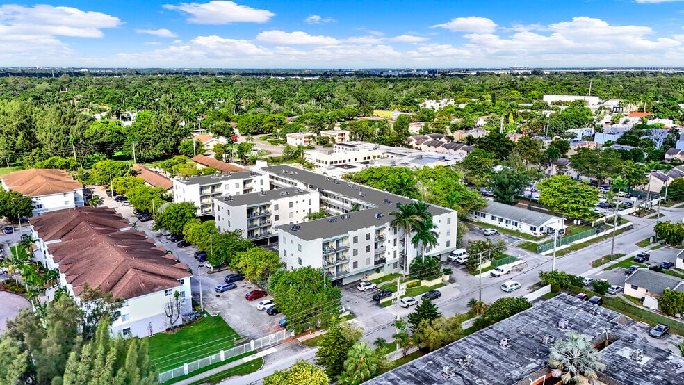 Primary Photo - Manor Court Apartments