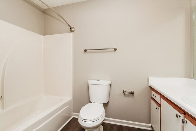 Building Photo - 1318 Lyndsey Ridge Dr