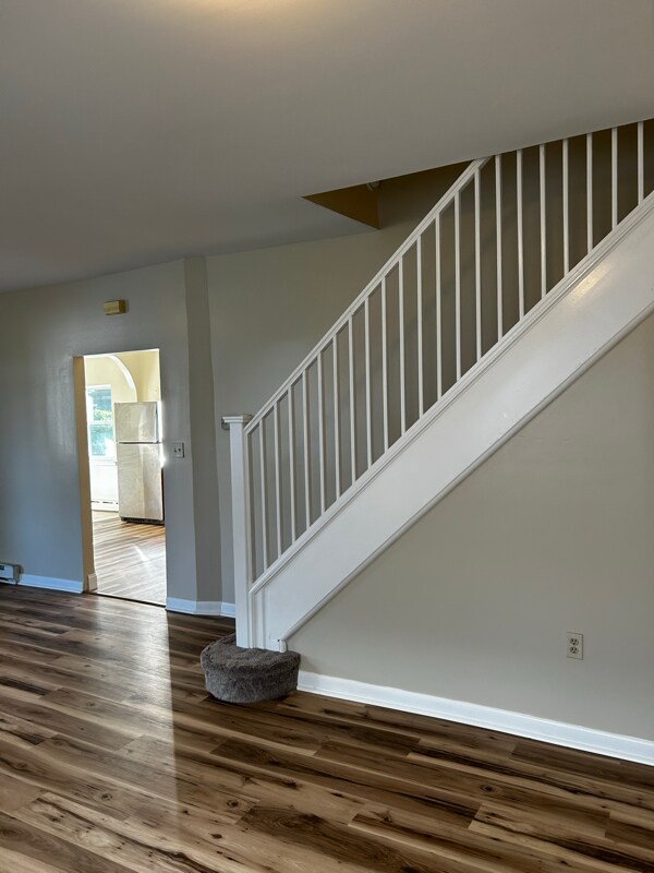 Building Photo - 361 Warren Ave