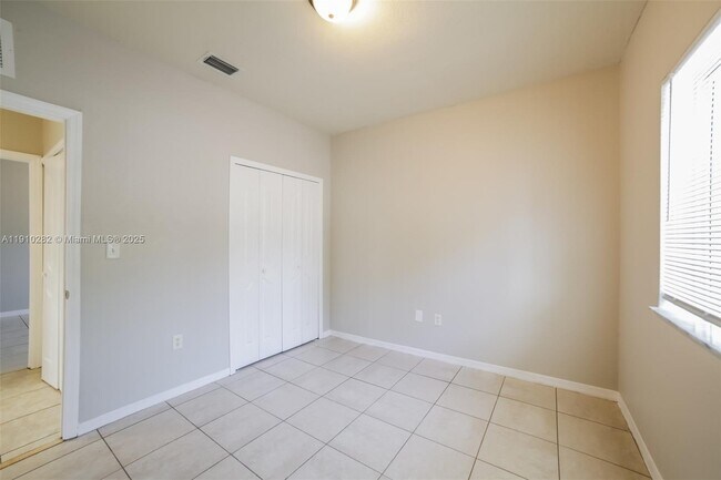 Building Photo - 10131 W Indigo St