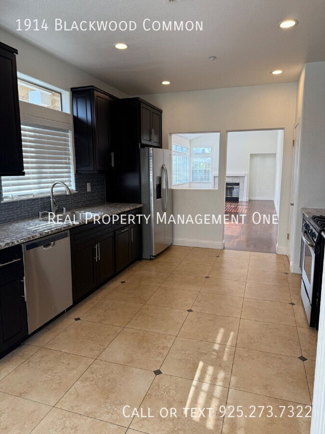 Building Photo - 1914 Blackwood Common