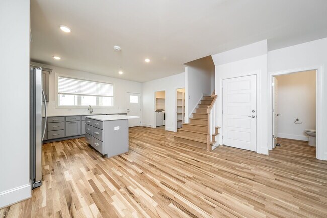 Building Photo - 3803 Lands End Ct