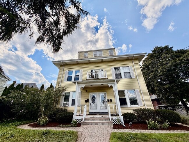 Building Photo - 127 White St