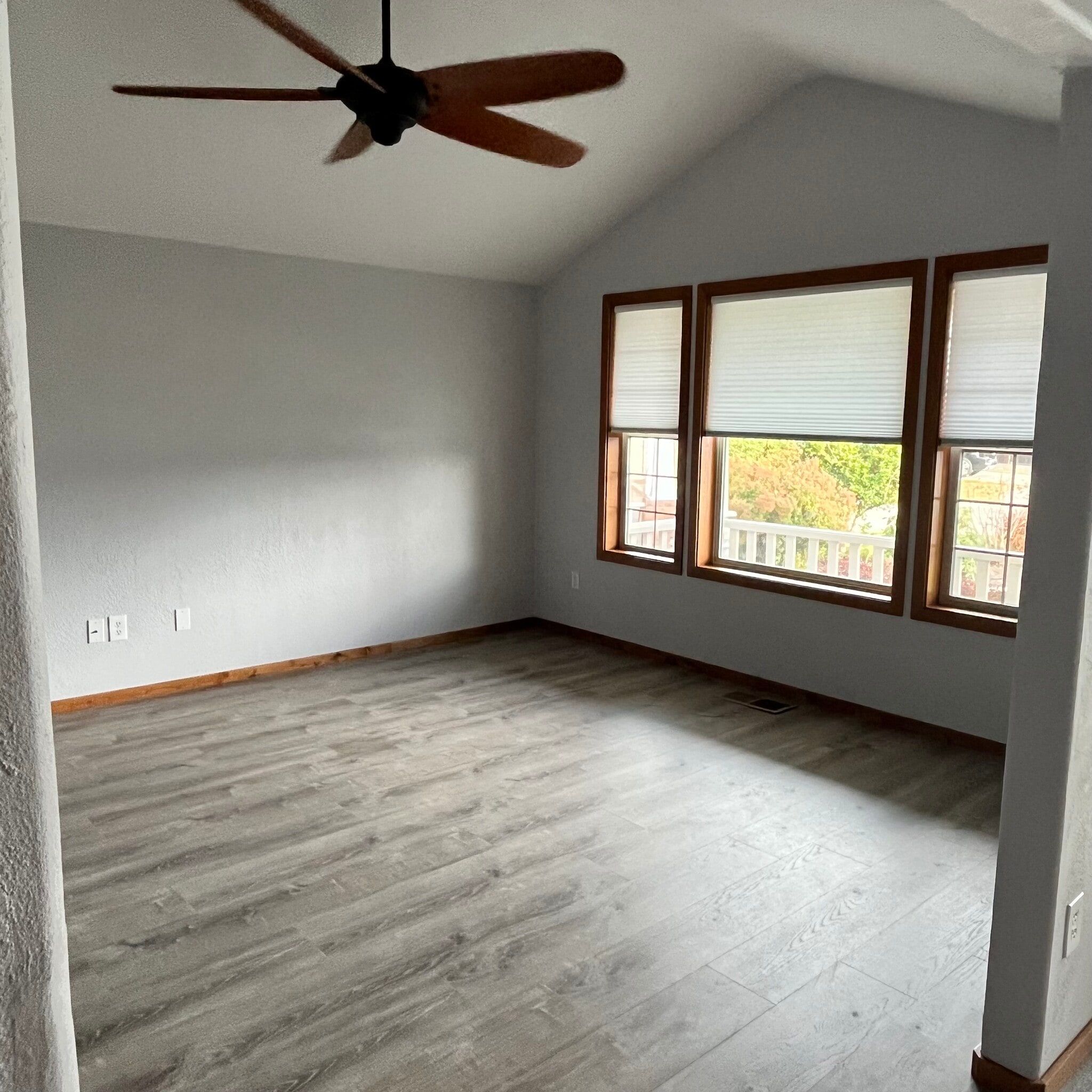 Front living room - 107 Applewood Dr