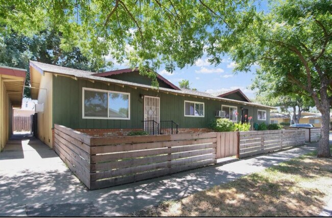 Building Photo - 1924 Celeste Ct