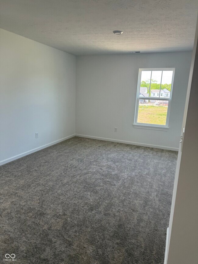 Building Photo - 15941 Tharp Wds Dr