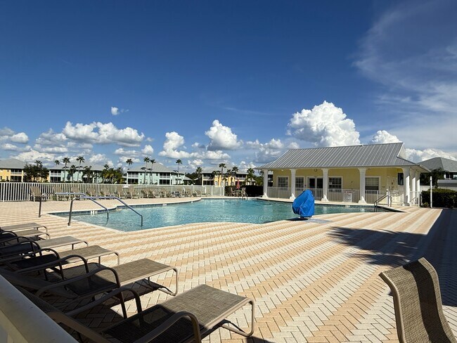 Building Photo - 2160 Heron Lake Dr