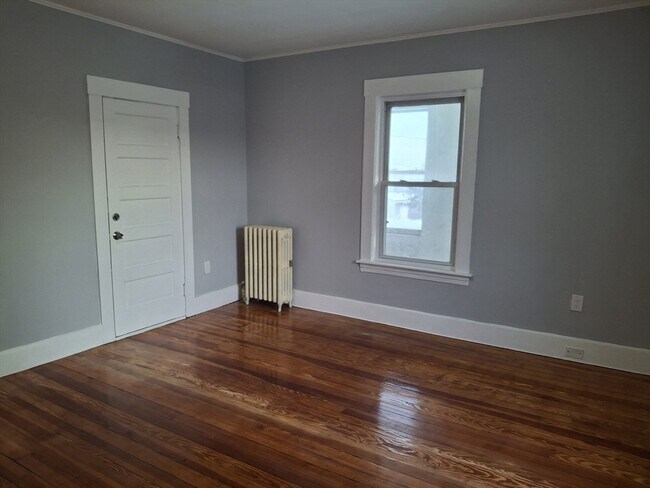 Building Photo - 14 Florence St