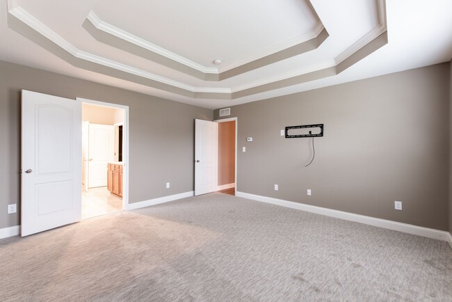 Building Photo - 4 Bedroom 2 Bath in Fisherville!