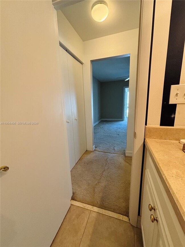 Building Photo - 1323 Bayshore Dr