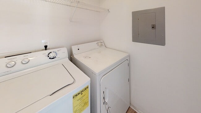 Washer/Dryer - Camara Estates