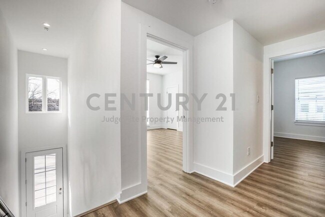 Building Photo - Luxury 2/2 Condo in Waxahachie For Rent!