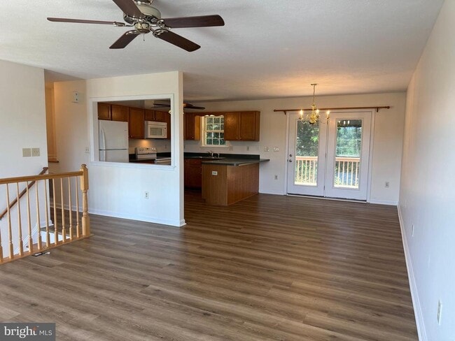 Building Photo - 1183 River Bend Ct