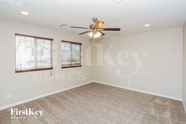 Building Photo - 10752 Knickerbocker Ave