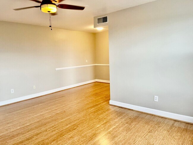 Building Photo - THE BROOKLAND |Top Floor Apt in Boutique B...
