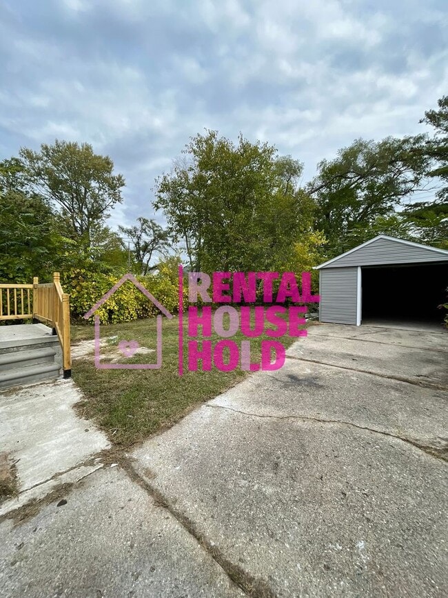 Building Photo - Security Deposit Slashed in Half just $500...