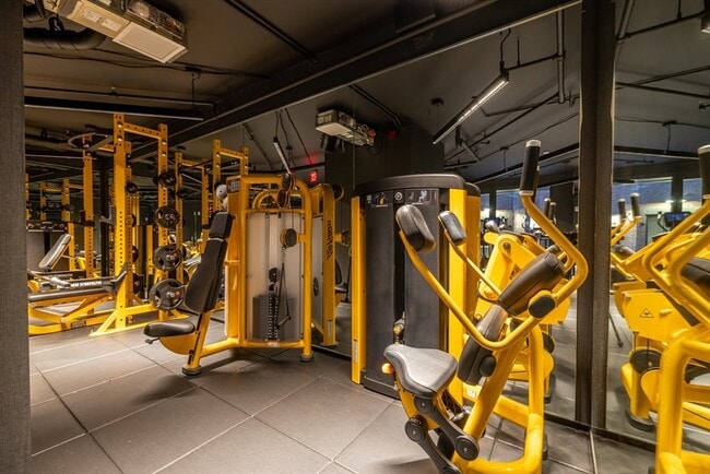 Building Photo - 55 Lagrange St