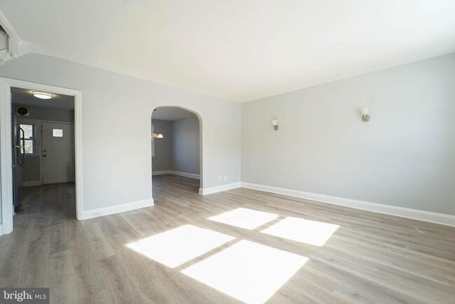 Building Photo - 809 Braeside Rd