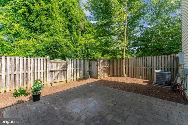 Building Photo - 5543 Hecate Ct