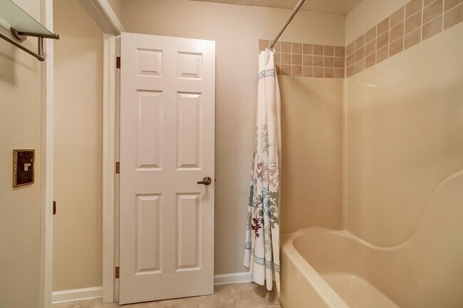 Building Photo - 9728 Timberview Ct