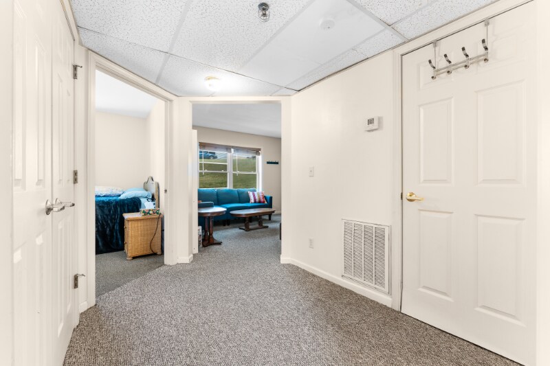 Building Photo - 527 Grant Ave