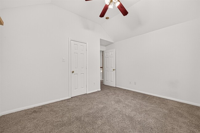 Building Photo - 2710 Five Oaks Dr