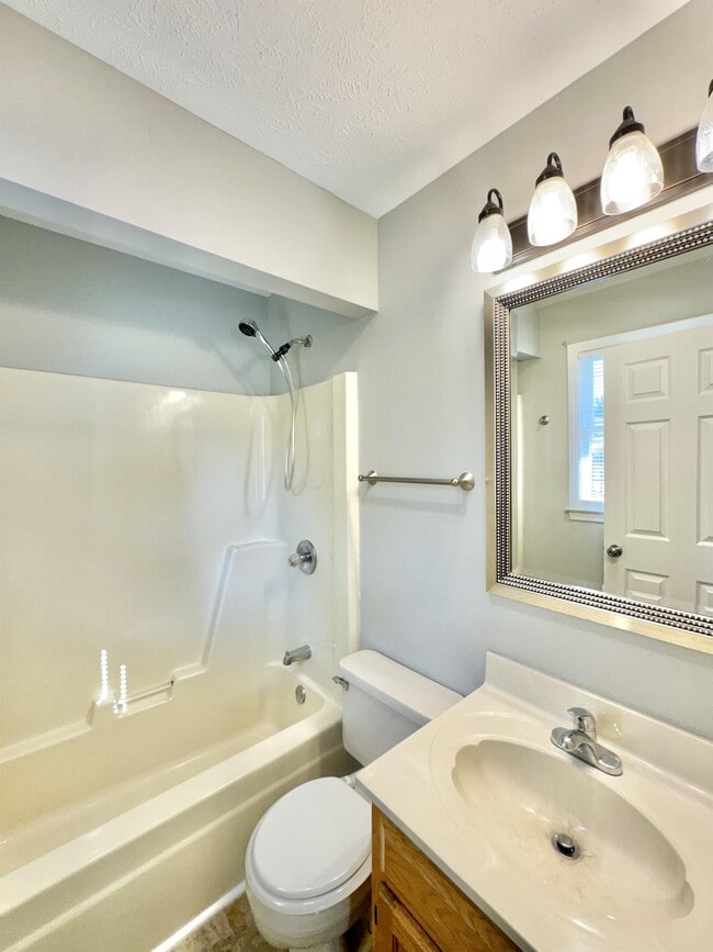 Building Photo - 112 Anderson Ct