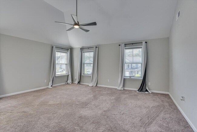 Building Photo - 627 Garland Trl
