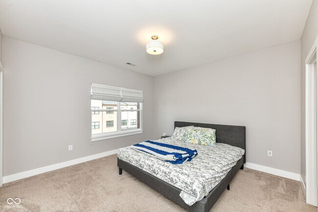 Building Photo - 2579 Filson St