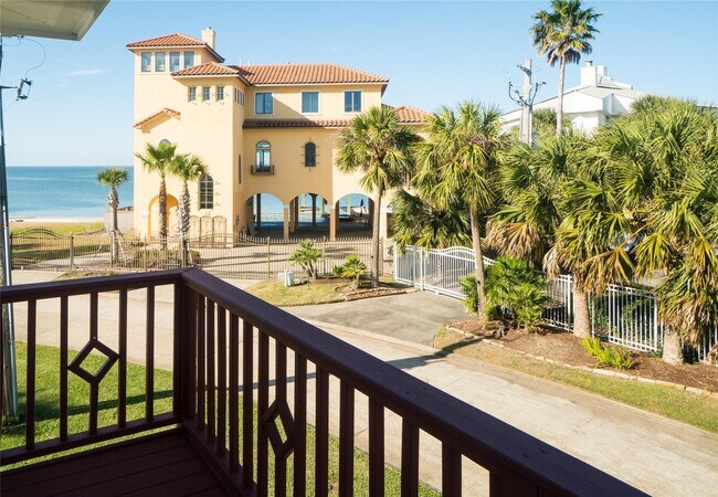 Building Photo - 16619 Bayfront Dr