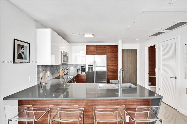 Building Photo - 601 NE 27th St