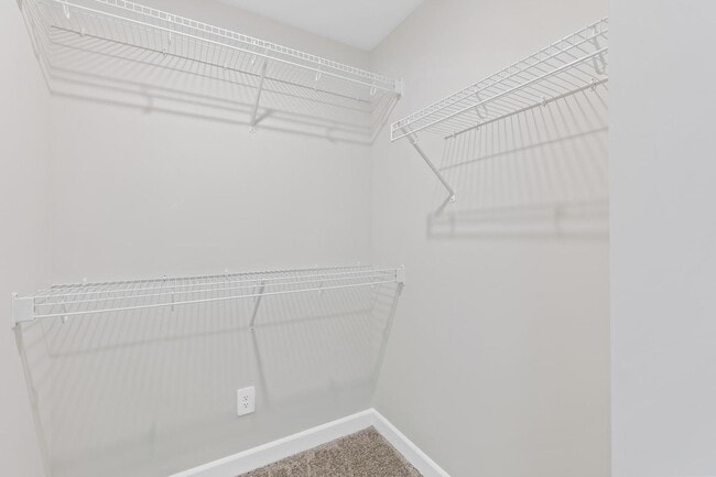 Building Photo - 3BR/2BA Townhouse Available JUNE 5!