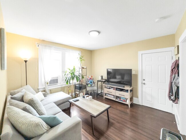 Building Photo - 24 Annafran St