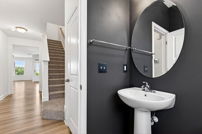 Building Photo - Beautiful Modern 3BR Townhome in the Heart of Wendell!