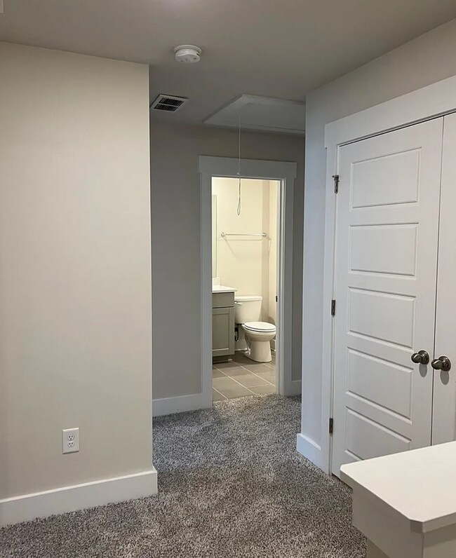 Building Photo - Desirable 3/2.5 Townhome Available Novembe...