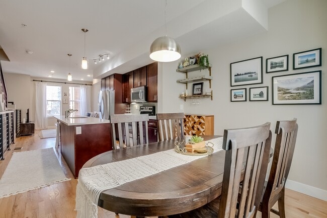 Building Photo - 2426 Welton St