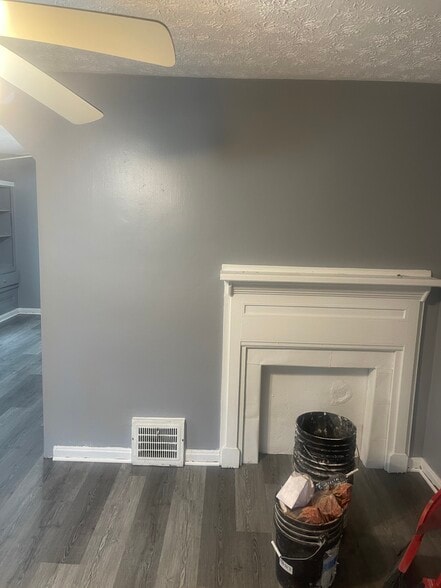 Building Photo - 12417 Watterson Ave