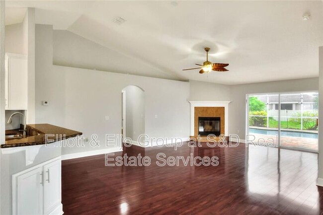 Building Photo - 6562 Evergreen Park Dr