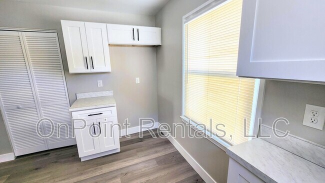 Building Photo - 7873 Syracuse St