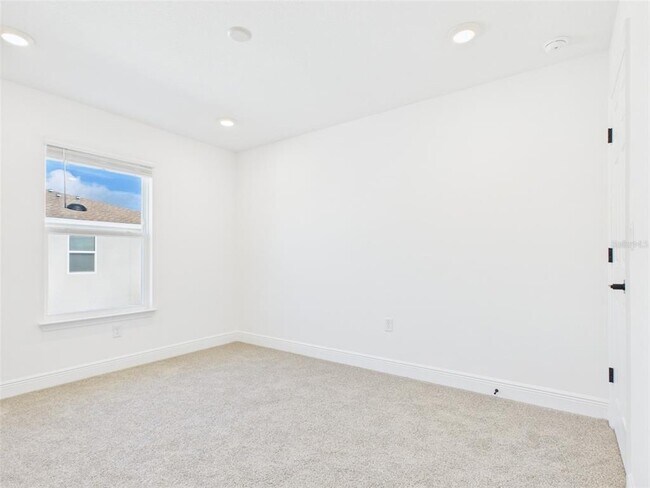 Building Photo - 5611 SW 72nd Ct