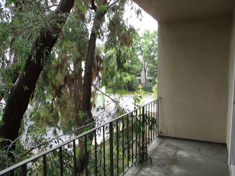 Primary Photo - 15344 Weddington St